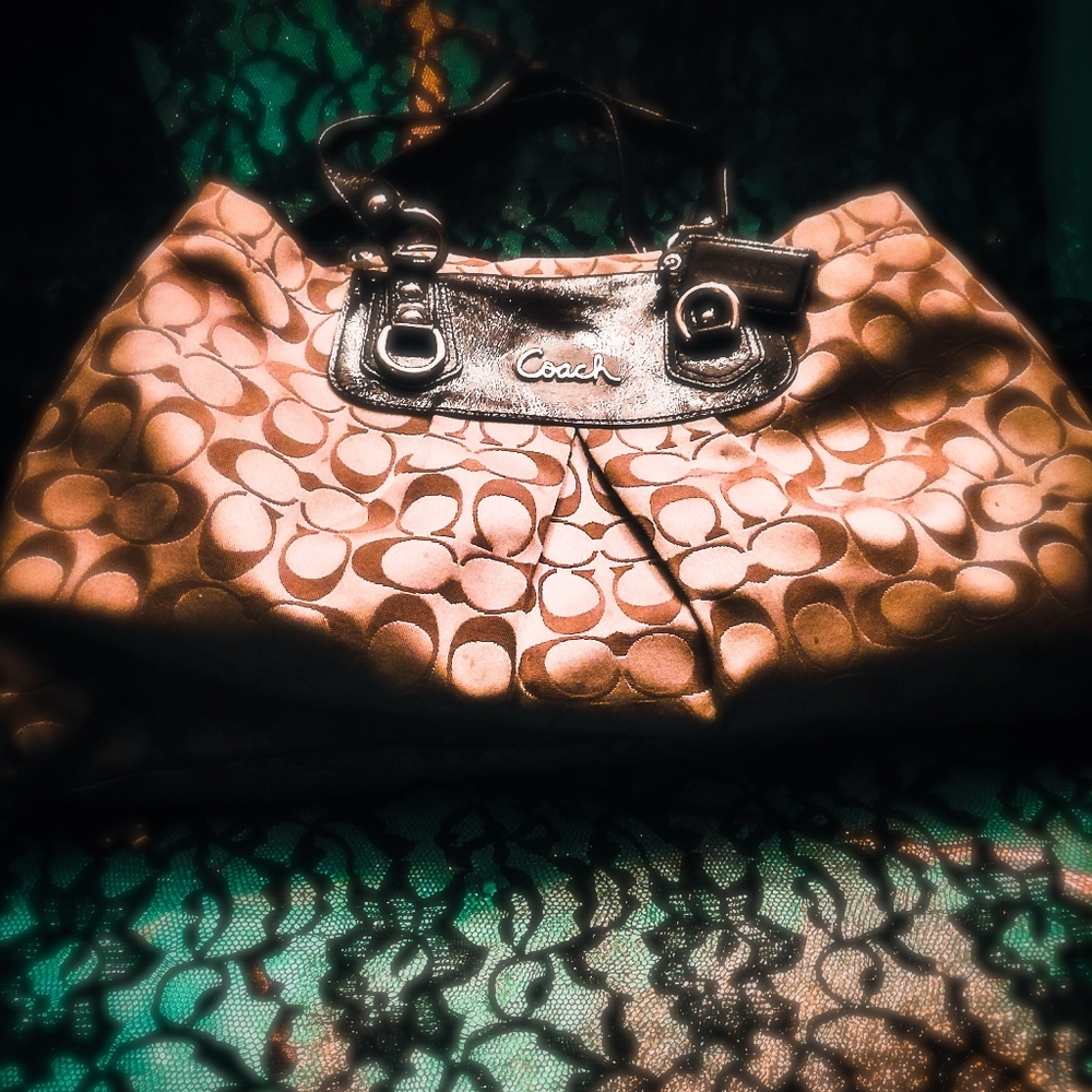Authentic coach bag/purse (long strap missing)